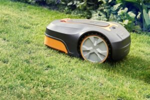 LawnMaster L10 Robot Lawnmower with Charging Station & Boundary Wire, 400m2